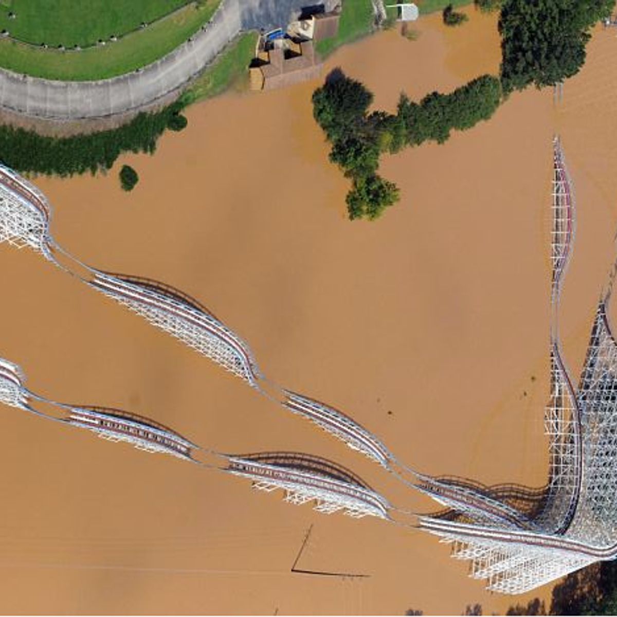 Six Flags Roller Coaster Flooding | Snopes.com