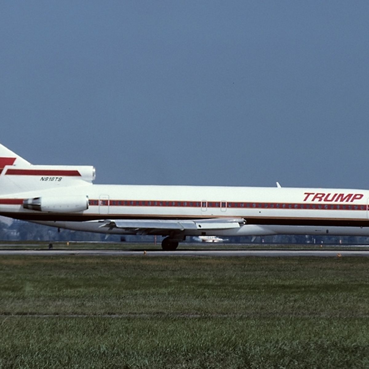 Trump's fleet: Air Force One, Marine One, Cadillac One