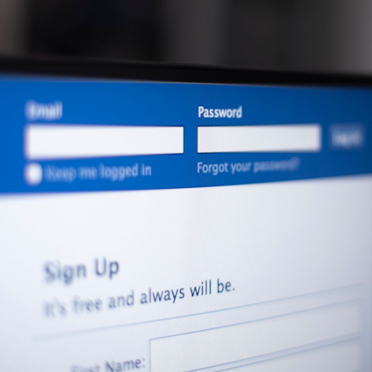 1 Facebook login screen at system launch. Source: Screenshot from