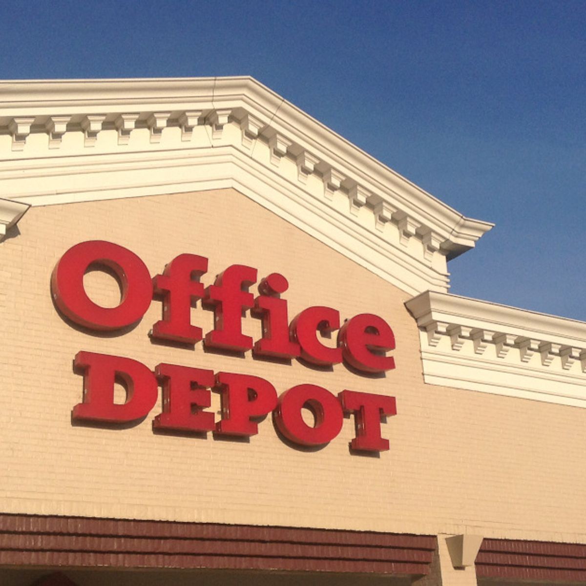 Did Office Depot Offer Free Lamination of COVID-19 Vaccination Cards? |  