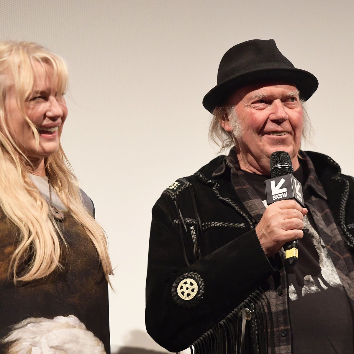 Is Daryl Hannah Pregnant at Age 61? | Snopes.com
