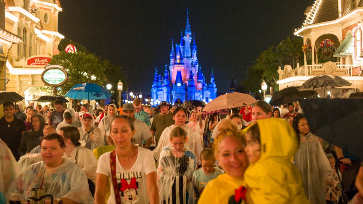 https://mediaproxy.snopes.com/width/1200/height/675/https://media.snopes.com/2023/11/disney_world_shutting_down.jpg