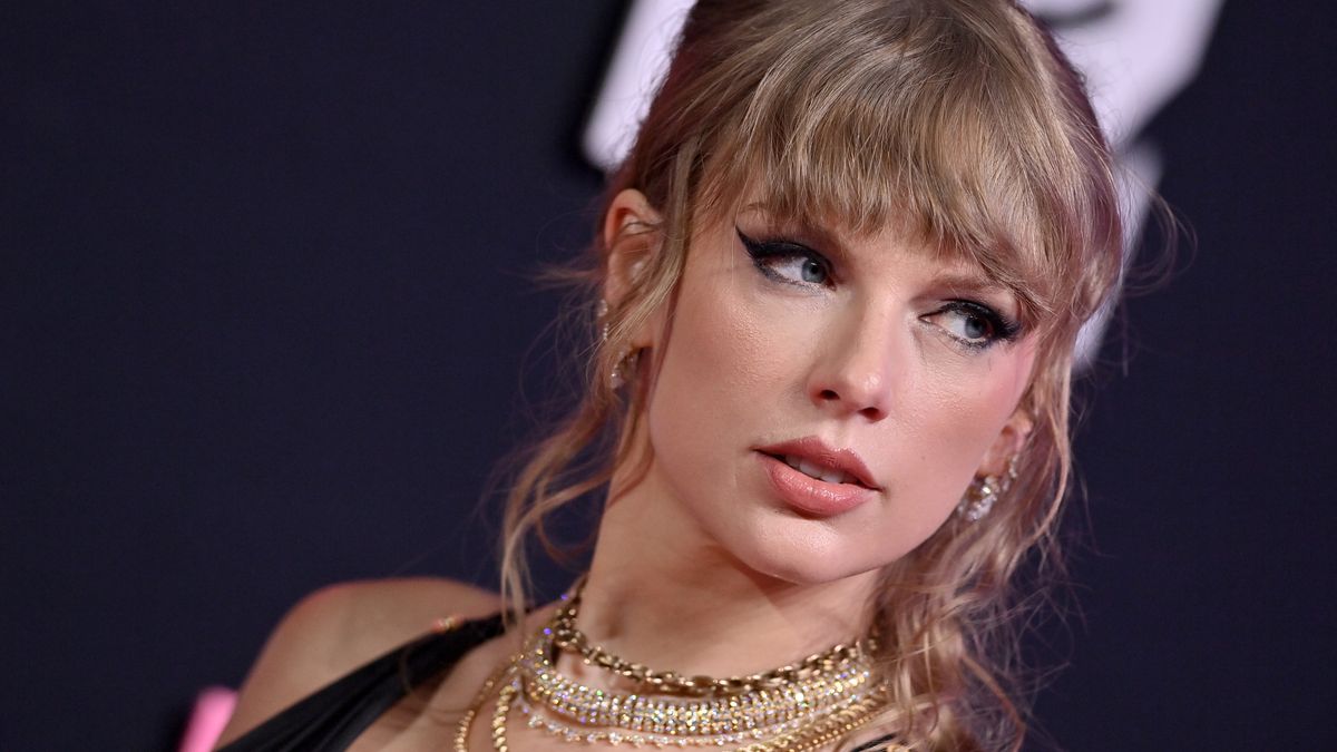 Clip of Taylor Swift Expressing Opposition to Same-Sex Marriage Real? |  Snopes.com