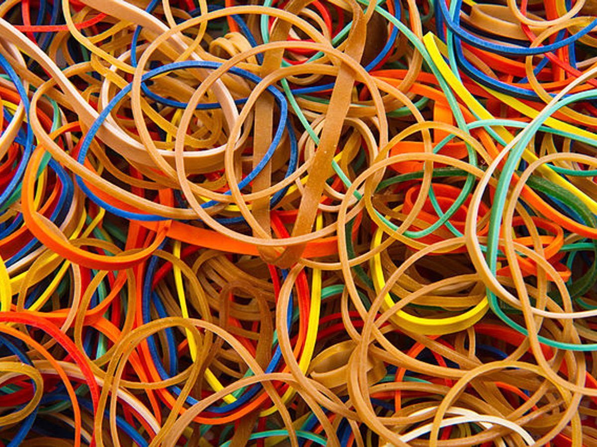 https://mediaproxy.snopes.com/width/1200/height/900/https://media.snopes.com/2016/04/640px-Rubber_bands_-_Colors_-_Studio_photo_2011.jpg