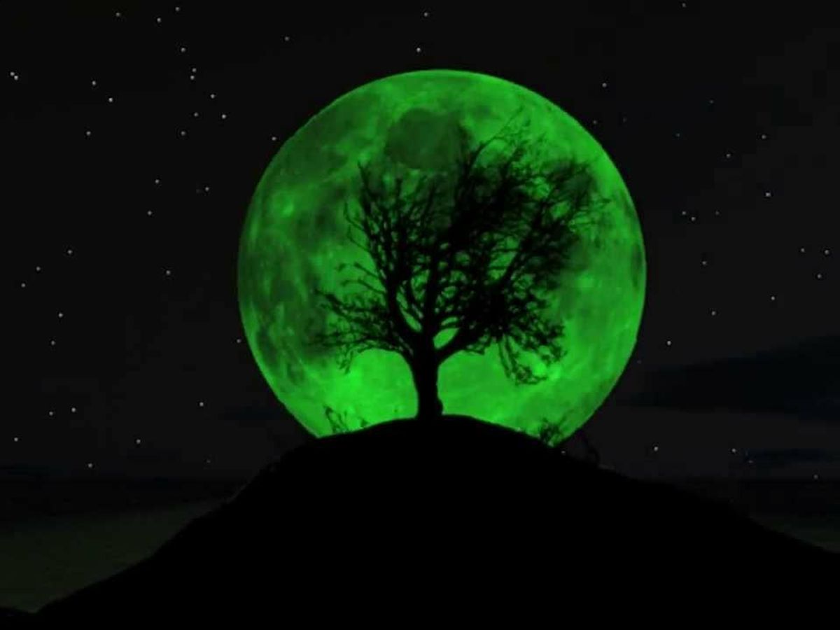 green moon light