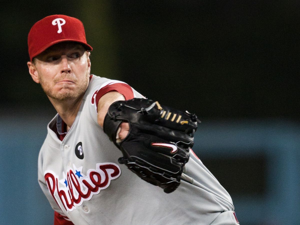 Former Major League Baseball pitcher Roy Halladay dies in plane crash