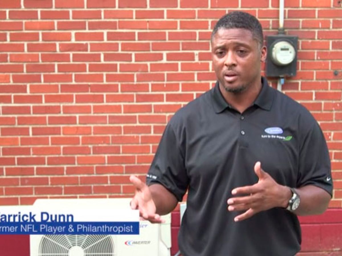 Ex-NFL running back Warrick Dunn has helped 145 single-parent families  become homeowners – New York Daily News