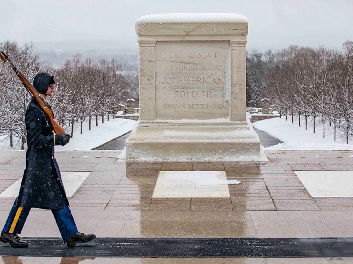 Women on Guard – Protecting the Tomb of the Unknown Soldier - VA News