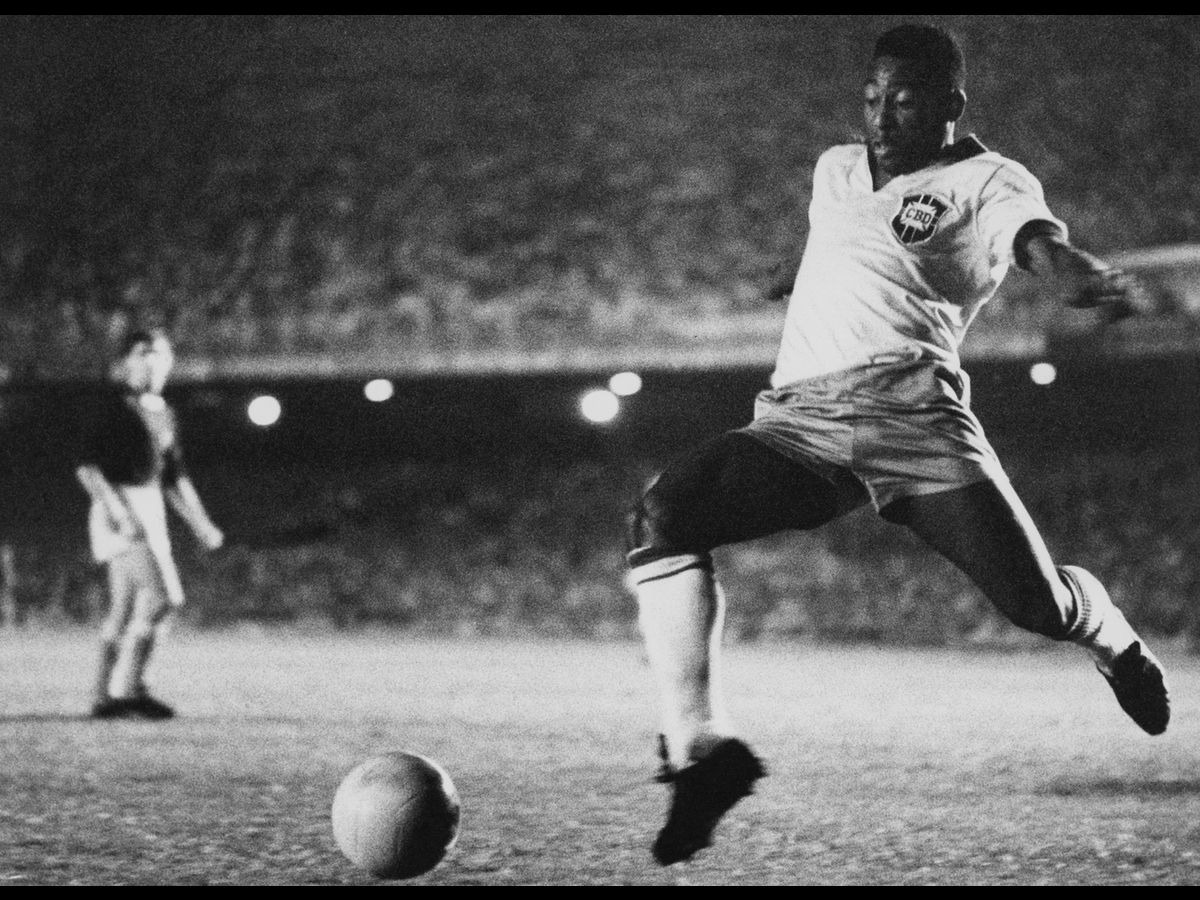 FIFA isn't keeping Pelé's feet in a museum