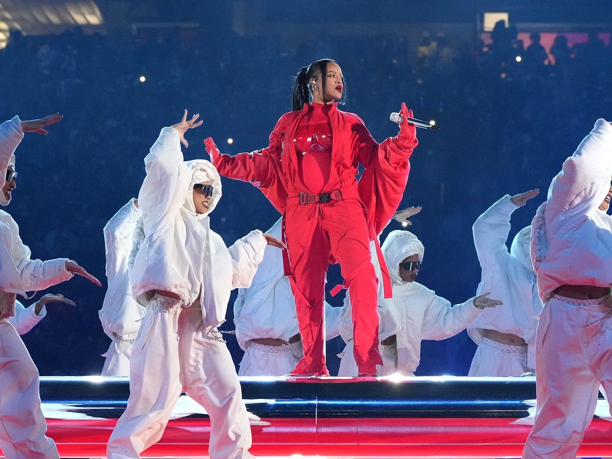 Did Rihanna Wear a 'Satanic' Pentagram During Her Super Bowl Halftime Show?