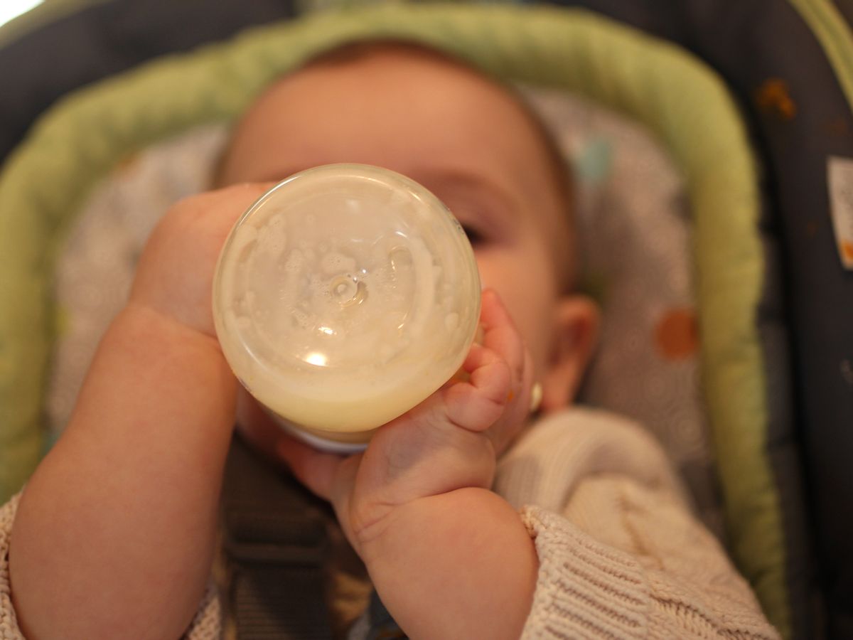 https://mediaproxy.snopes.com/width/1200/height/900/https://media.snopes.com/2023/07/baby_drinking_milk.jpg