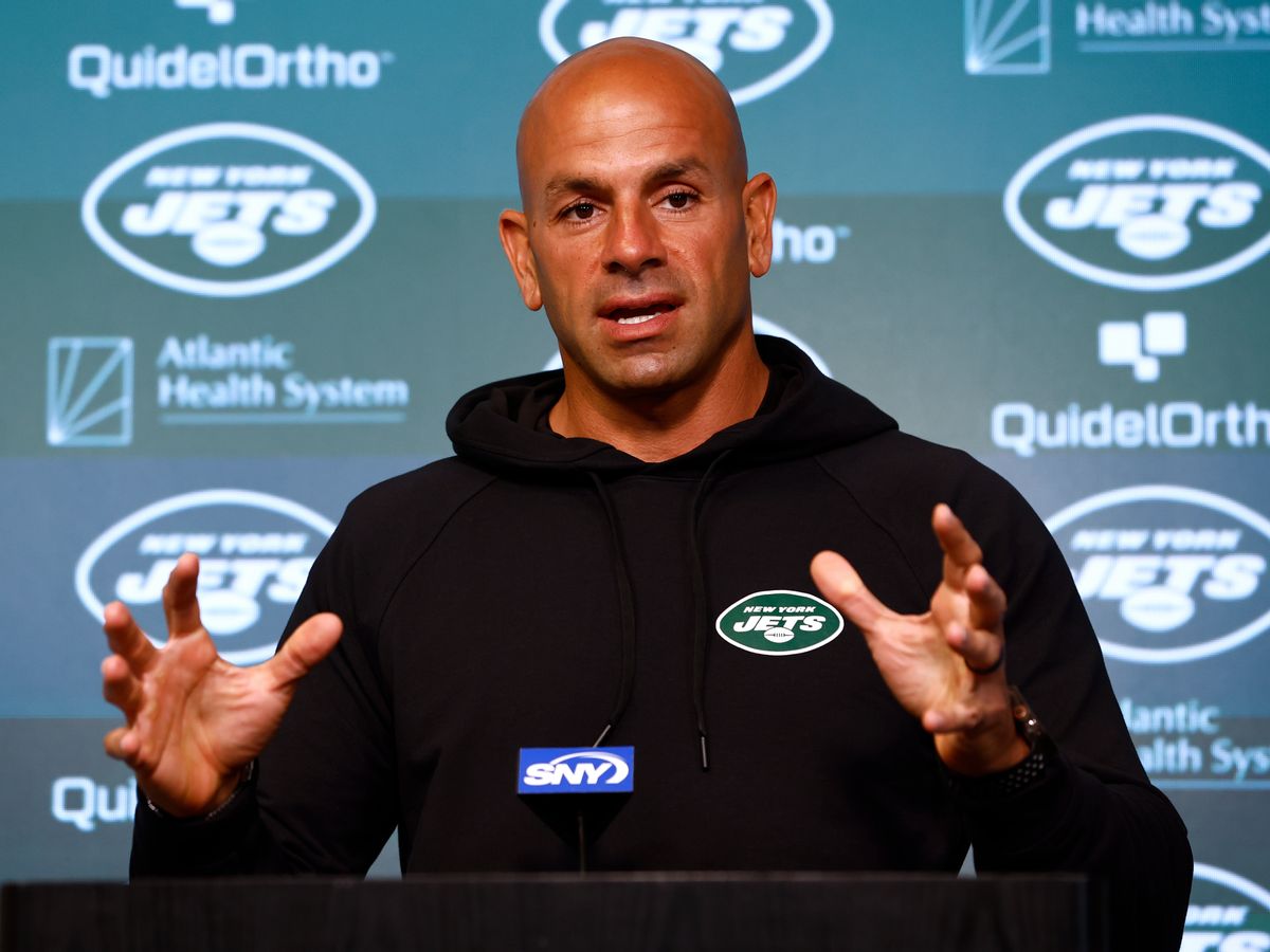 New York Jets' Head Coach Will 'Quit on the Spot' if Team Signs