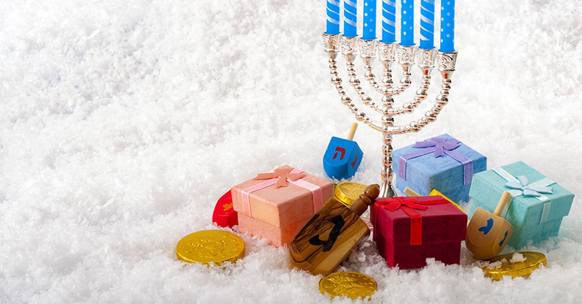 hanukkah-menorah-party-city-jews (Shutterstock/Victor Moussa)