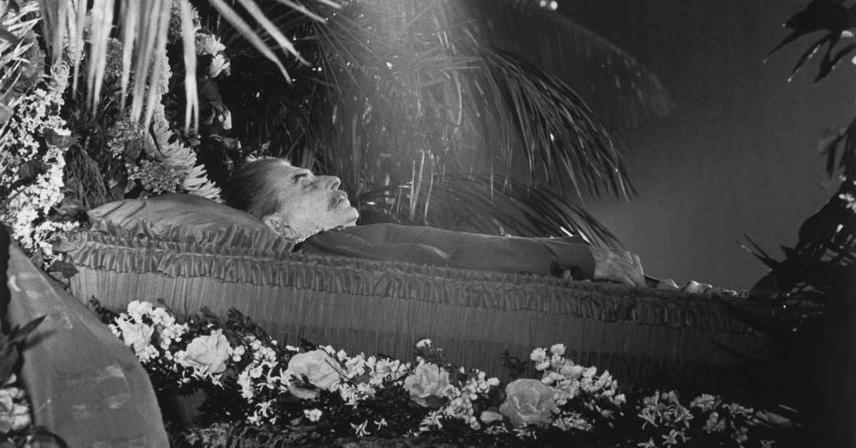 Josef Stalin dead in his coffin. (Photo by Serge Plantureux/Corbis via Getty Images) (Serge Plantureux/Corbis via Getty Images)