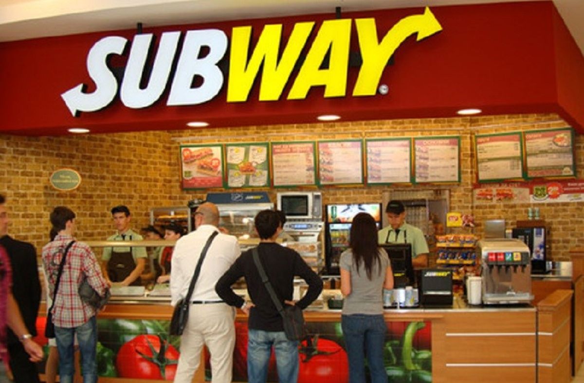SUBWAY(R) Restaurant Chain to Open 2,000 North American Locations in 2011 - source SUBWAY Restaurants.  (PRNewsFoto/SUBWAY Restaurants) (PRNewsFoto/SUBWAY Restaurants)