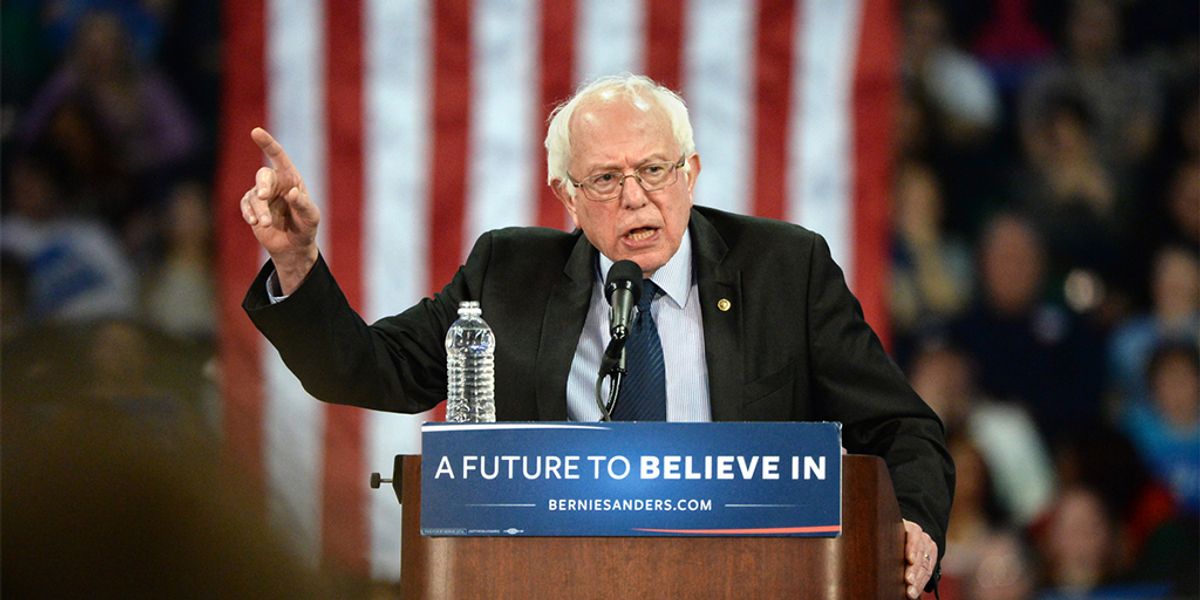 Did Bernie Sanders Propose A Bill Forcing Christian Office Holders To Wear A Scarlet Cross 