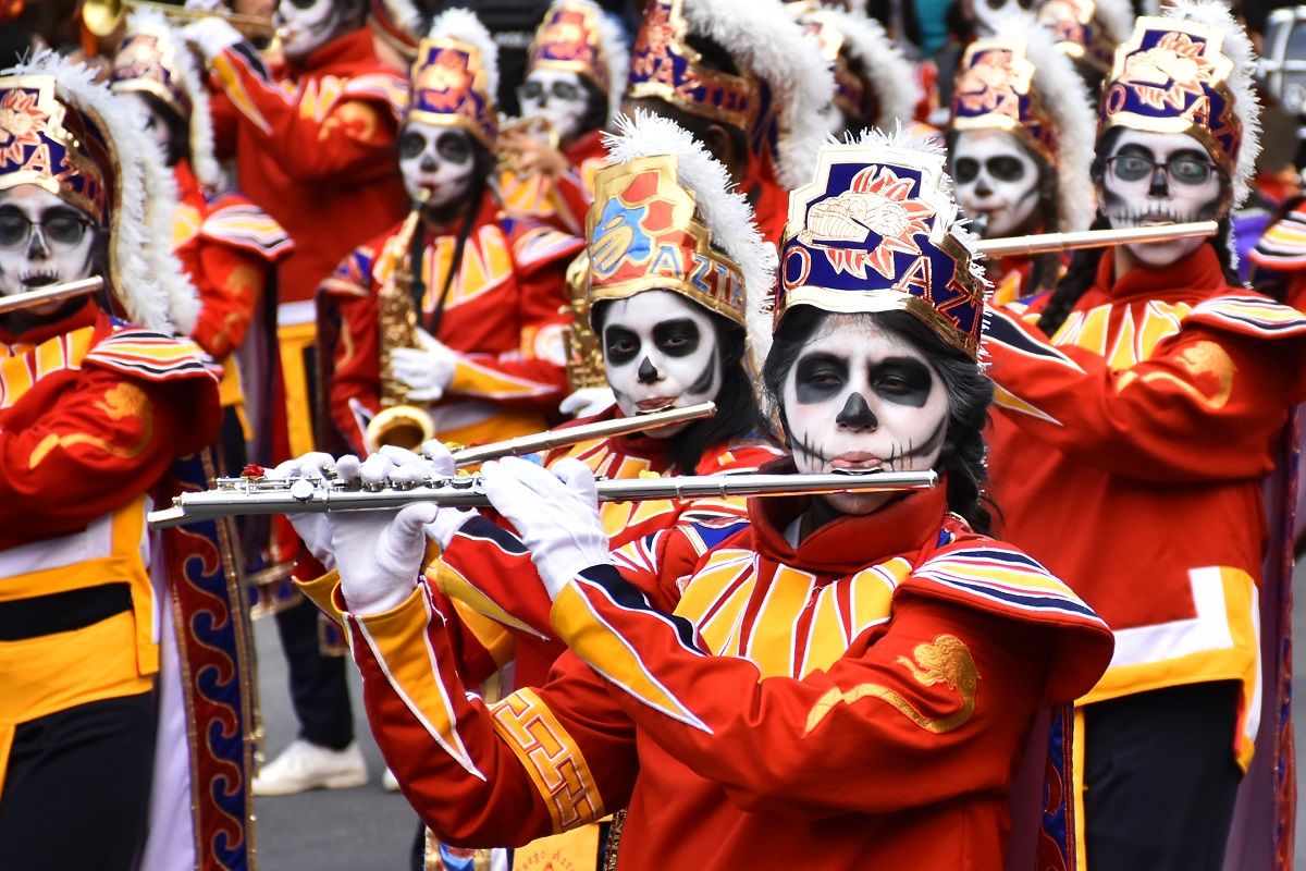 Participants take part during the commemorative 'Day of the Dead International Parade' as part of celebrations of the mexican traditions  Day of the Dead (Dia de Muertos) at Hemiciclo a Juarez on October 27, 2019 in Mexico City, Mexico (Photo by Eyepix/NurPhoto via Getty Images) (Getty Images)
