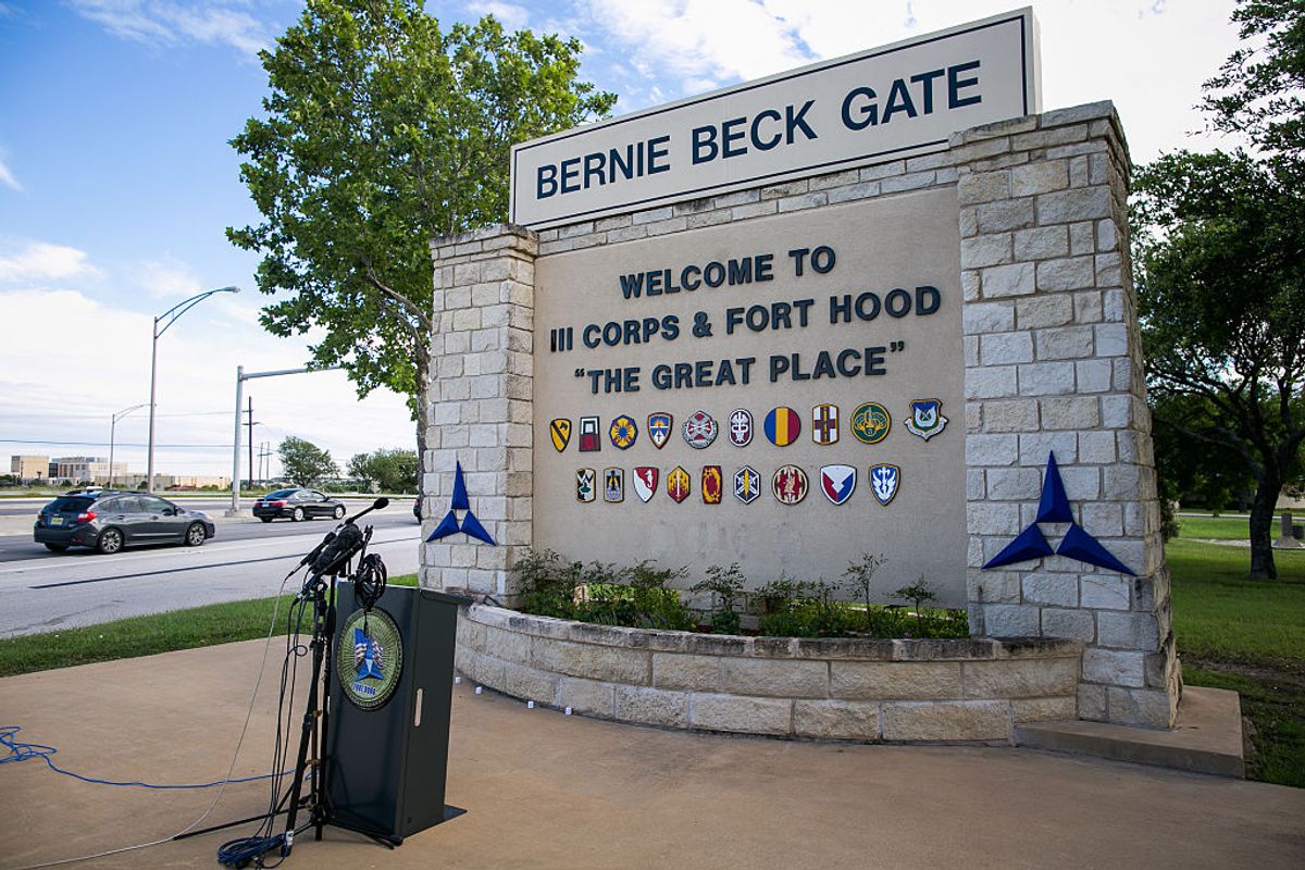 FORT HOOD, TX - JUNE 03: Media outlets gather outside the Bernie Beck gate at Fort Hood on June 3, 2016 in Fort Hood, Texas. The media were hoping for more information on drowning casualties and missing soldiers during training at the army base that occurred June 2.  (Photo by Drew Anthony Smith/Getty Images) (Getty Images/Stock photo)