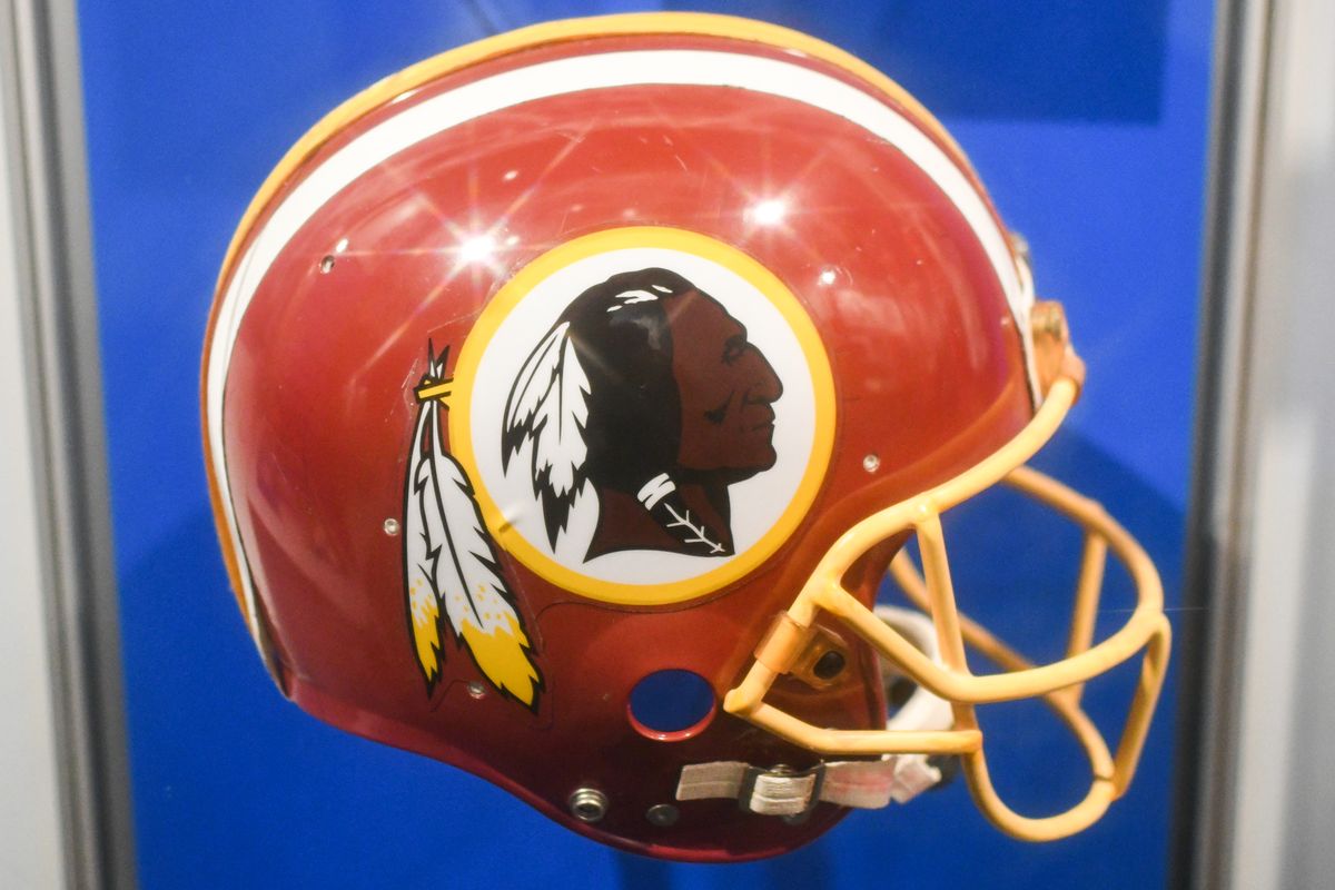 A Washington NFL football team helmet photographed by Erik Drost via Wiki Commons.