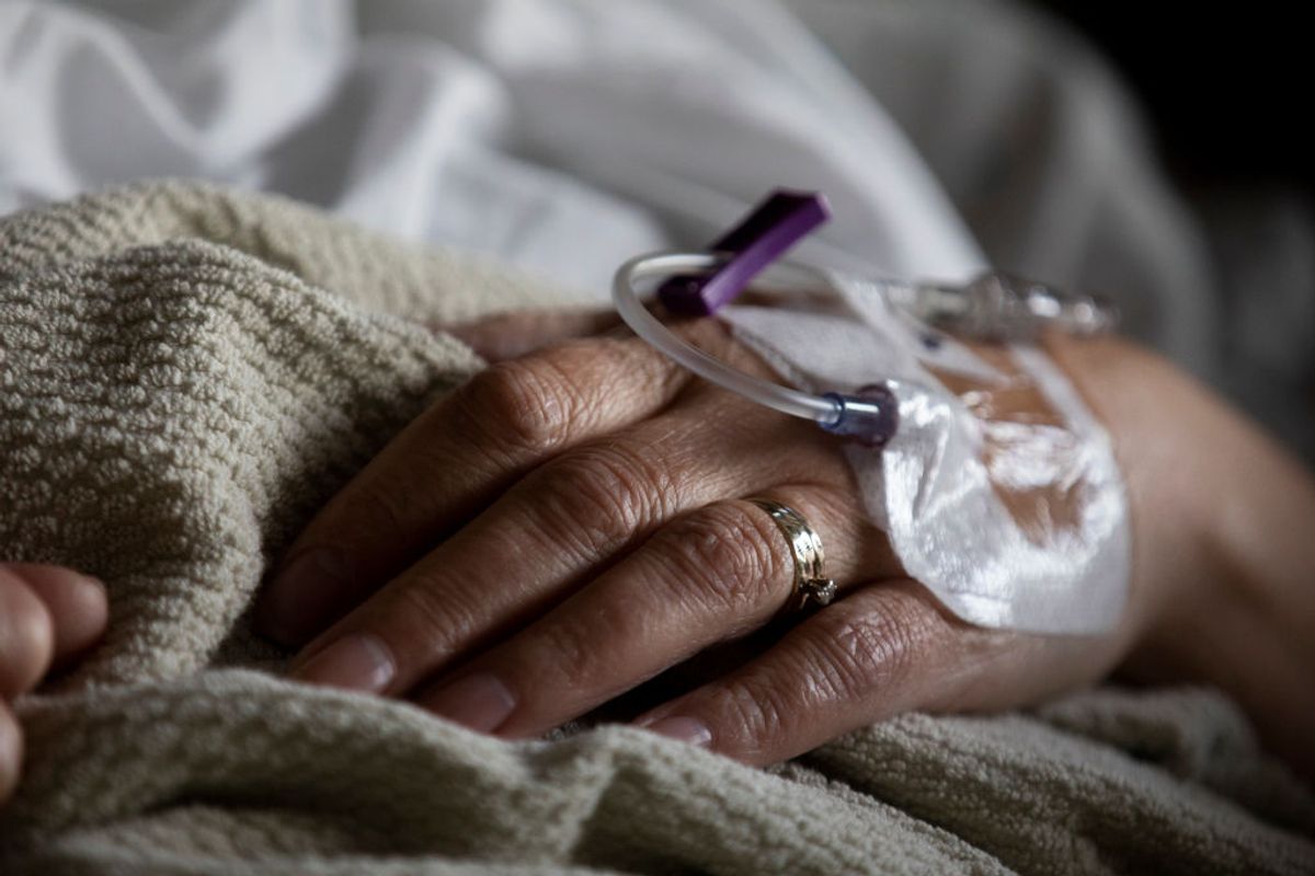 JAMESTOWN, ND - NOVEMBER 22: Teresa Cole, a 57-year-old awoke on oxygen Sunday, the morning after she was admitted with trouble breathing. She was one of four COVID-19 patients out of 13 inpatients at Jamestown Regional Medical Center, on Sunday, Nov. 22, 2020 in Jamestown, ND. (Francine Orr / Los Angeles Times via Getty Images) (Francine Orr / Los Angeles Times via Getty Images)