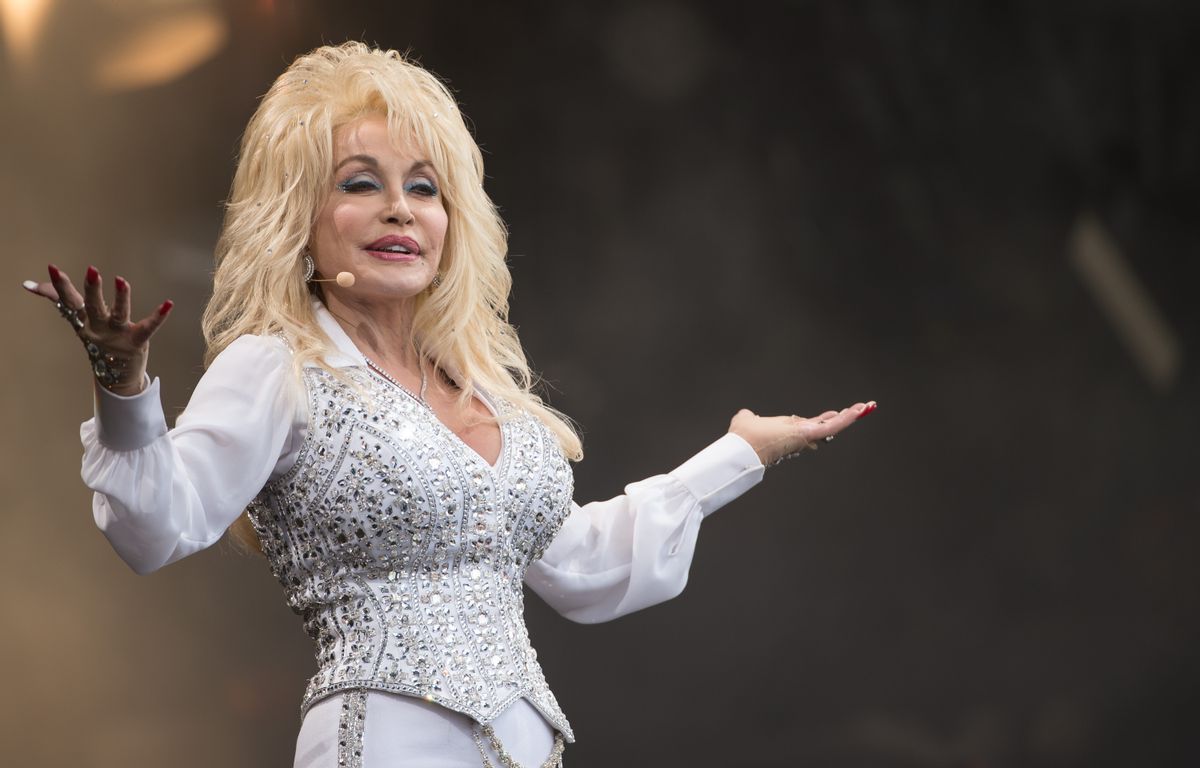 GLASTONBURY, ENGLAND - JUNE 29: Dolly Parton performs on the Pyramid Stage during Day 3 of the Glastonbury Festival at Worthy Farm on June 29, 2014 in Glastonbury, England.  (Photo by Ian Gavan/Getty Images) (Ian Gavan/Getty Images)