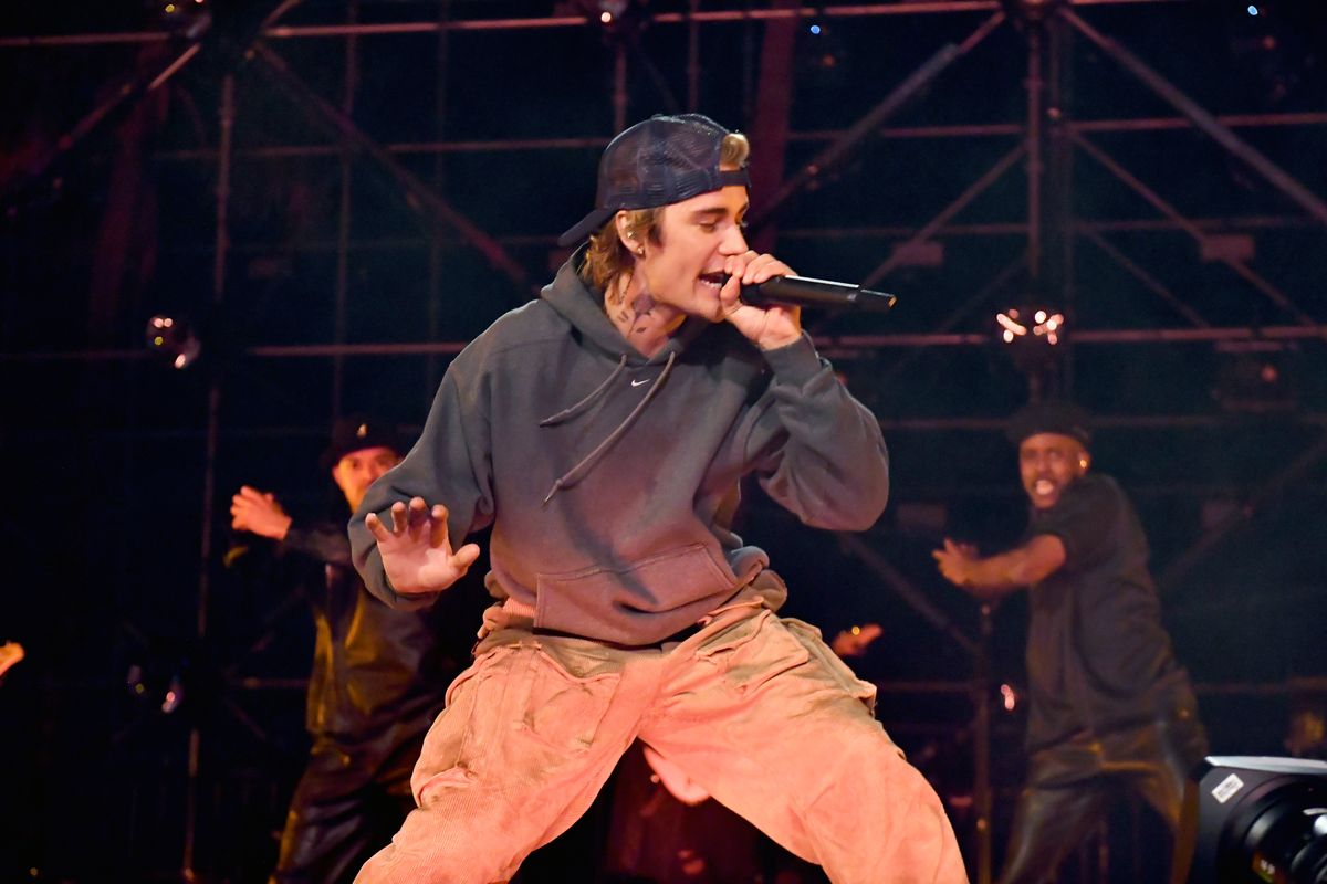 BEVERLY HILLS, CALIFORNIA - DECEMBER 31: Justin Bieber performs onstage during NYE Live with Justin Bieber, presented by T-Mobile, at The Beverly Hilton on December 31, 2020 in Beverly Hills, California. (Photo by Jeff Kravitz/Getty Images for T-Mobile) (Jeff Kravitz/Getty Images)