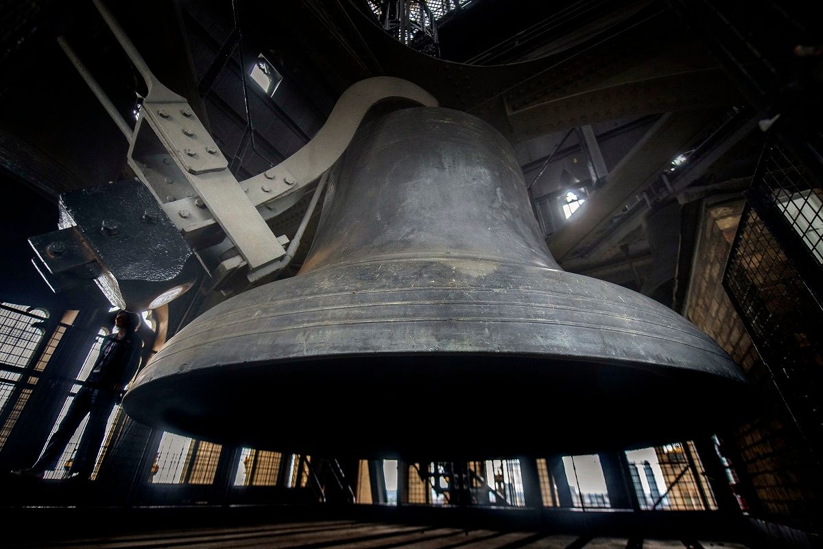 LONDON, ENGLAND - AUGUST 17: The Big Ben bell within the Elizabeth Tower ahead of the bell ceasing to chime on Monday at the Palace of Westminster on August 17, 2017 in London, England. (Photo by Victoria Jones - WPA Pool/Getty Images) (Victoria Jones - WPA Pool/Getty Images)