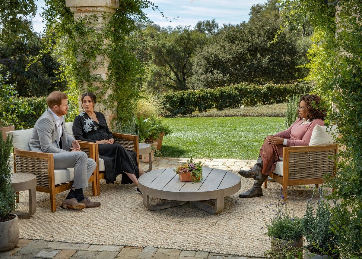 From Harpo Productions

OPRAH WITH MEGHAN AND HARRY
Monday 8th March 2021 at 9pm on ITV

Pictured: Prince Harry and Meghan, The Duke and Duchess of Sussex with Oprah Winfrey

(C) Harpo Productions/ Photographer Joe Pugliese

Note To Editors:  Oprah With Meghan and Harry will also be available on ITV Hub

ITV ACQUIRES “OPRAH WITH MEGHAN AND HARRY,” TO BE BROADCAST MONDAY, 8 MARCH 

ITV announced today OPRAH WITH MEGHAN AND HARRY, featuring Oprah Winfrey as she sits down with Prince Harry and Meghan, The Duke and Duchess of Sussex, for an intimate conversation to air Monday, 8 March at 9pm on ITV.

 Winfrey will speak with Meghan, The Duchess of Sussex, in a wide-ranging interview, covering everything from stepping into life as a Royal, marriage, motherhood, philanthropic work to how she is handling life under intense public pressure. Later, the two are joined by Prince Harry as they speak about their move to the United States and their future hopes and dreams for their expanding family.

Kevin Lygo, ITV Managing Director Media &amp; Entertainment, said: "This interview is already a national talking point and ITV is pleased to be able to offer UK audiences the opportunity to see it."

The special is produced by Harpo Productions. Executive producers are Terry Wood and Tara Montgomery, co-executive producer is Brian Piotrowicz. The special is internationally distributed by ViacomCBS Global Distribution Group. The two-hour primetime special is scheduled to air on Sunday, March 7 from 9:00-11:00 PM, ET/PT on the CBS Television Network in the U.S.

For further information please contact Peter Gray
Mob 07831460662 /  peter.gray@itv.com

This photograph is (C) Harpo Productions and can only be reproduced for editorial purposes directly in connection with the programmr. OPRAH WITH MEGHAN AND HARRY or ITV. Once made available by the ITV Picture Desk, this photograph can be reproduced once only up until the Transmission date and no reproduction fee will be charged. Any subsequ (Harpo Productions/Joe Pugliese)