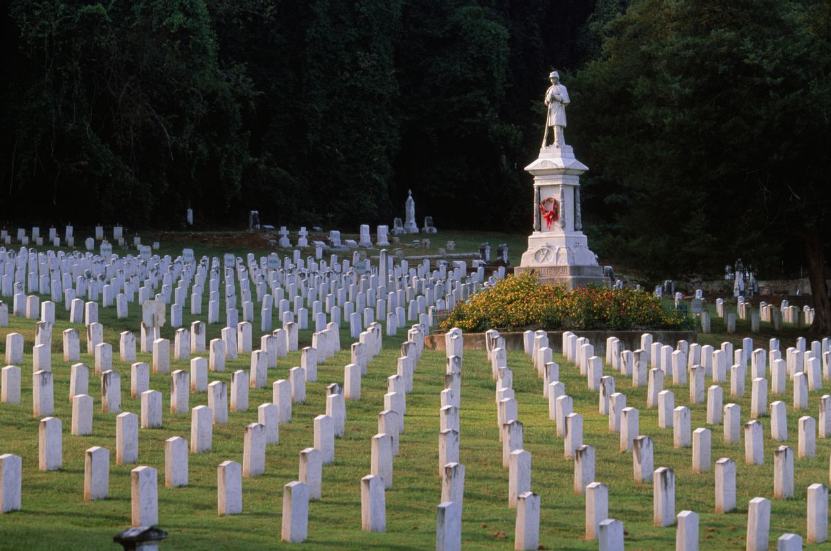 (Original Caption) Vicksburg, Mississippi: Confederate Cemetery In Vicksburg's Civil War Site. (Photo by David Butow/Corbis via Getty Images) (Getty Images)
