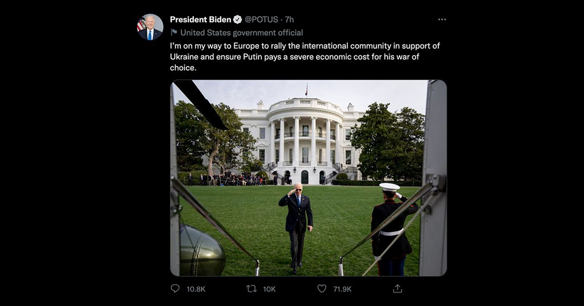 A false rumor tweeted by sourpatchlyds and debostic claimed that a picture of US President Joe Biden in front of the White House had been staged with faked or digitally altered trees. (@POTUS (Twitter))