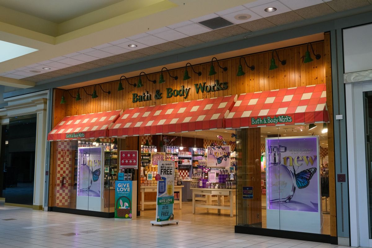 SELINSGROVE, PENNSYLVANIA, UNITED STATES - 2022/04/14: A Bath &amp; Body Works store is seen inside the Susquehanna Valley Mall. (Photo by Paul Weaver/SOPA Images/LightRocket via Getty Images) (Paul Weaver/SOPA Images/LightRocket via Getty Images)