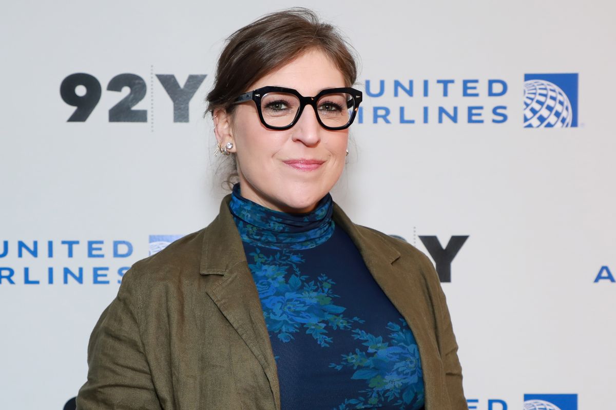 NEW YORK, NEW YORK - APRIL 04: Mayim Bialik attends Reel Pieces with Annette Insdorf at 92Y on April 04, 2022 in New York City. (Photo by Jason Mendez/Getty Images) (Jason Mendez/Getty Images)