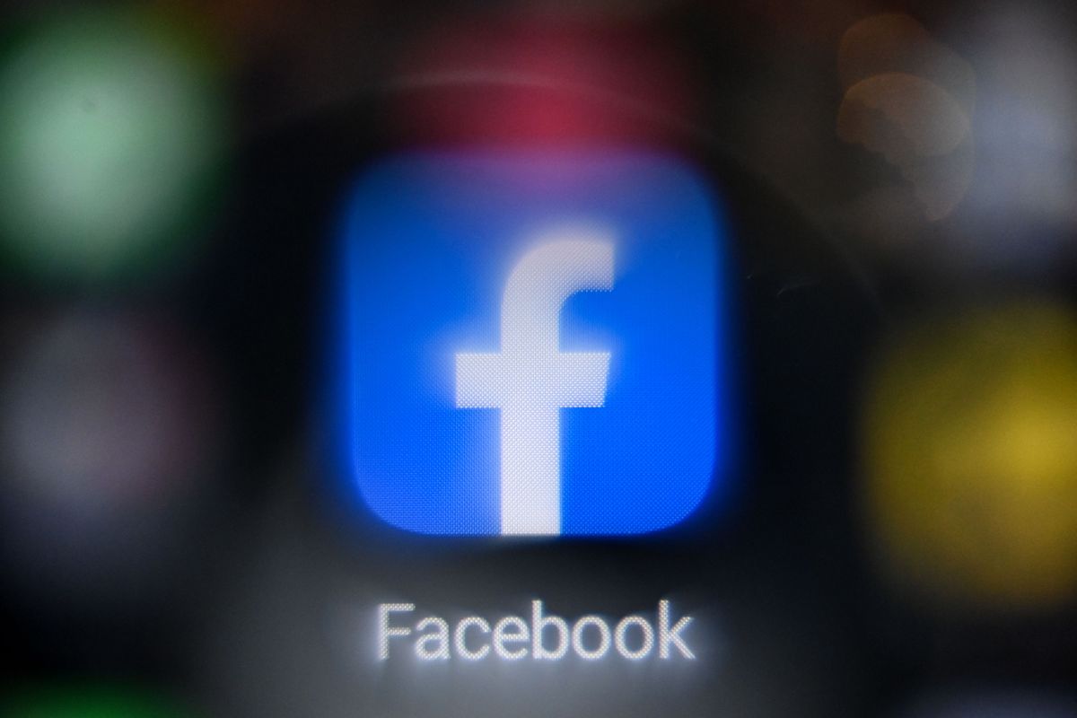 A picture taken on November 19, 2021, shows the US online social media and social networking service Facebook's logo on a smartphone screen in Moscow. (Photo by Kirill KUDRYAVTSEV / AFP) (Photo by KIRILL KUDRYAVTSEV/AFP via Getty Images) (KIRILL KUDRYAVTSEV/AFP via Getty Images)