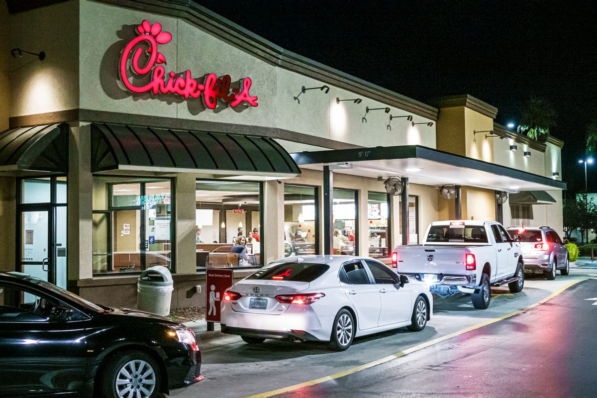 Florida, Brooksville, Chick-fil-A, fast food chicken restaurant, drive thru line due to Pandemic. (Photo by: Jeffrey Greenberg/Education Images/Universal Images Group via Getty Images) (Jeffrey Greenberg/Education Images/Universal Images Group via Getty Images)