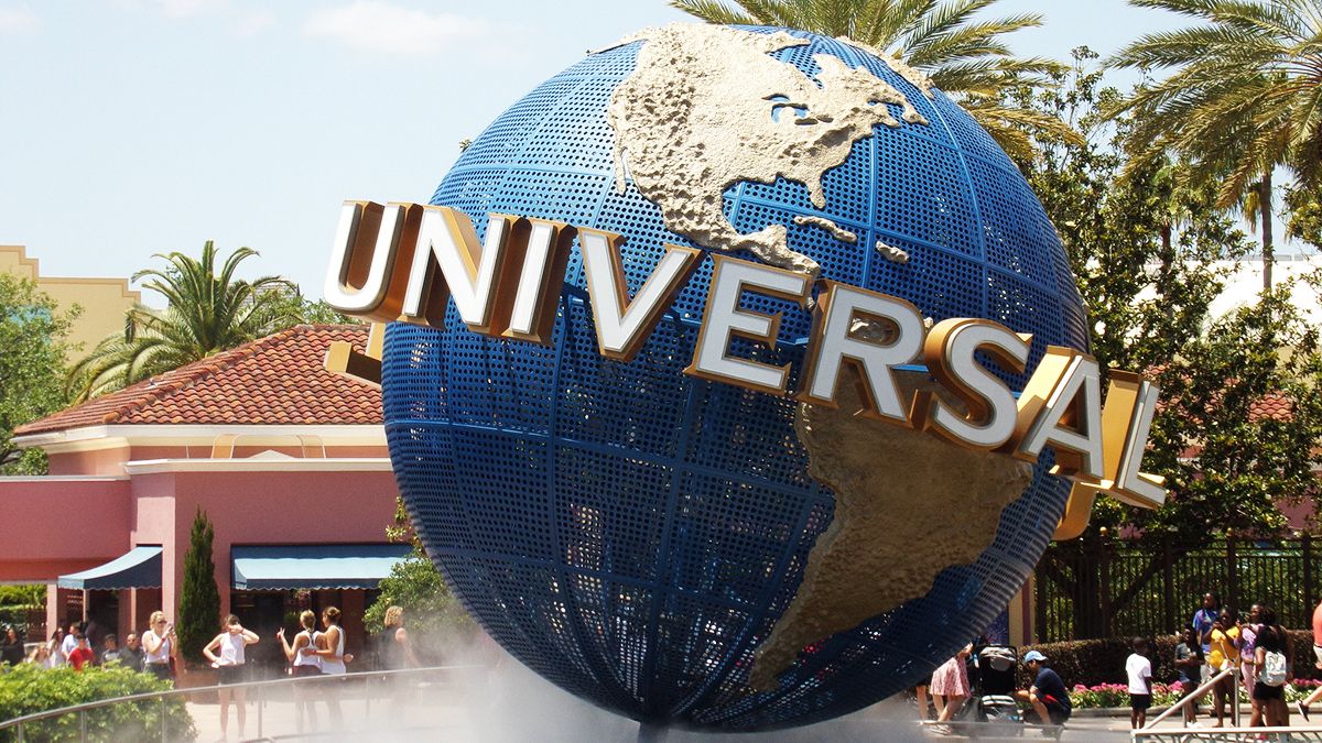 A confusing headline said Universal Studios Orlando Closes Location Permanently. (LunchboxLarry/Flickr)