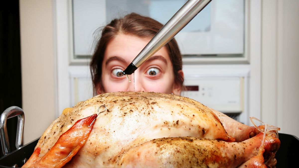 What terrors await inside the Thanksgiving turkey? (Getty Images/Stock Photo)