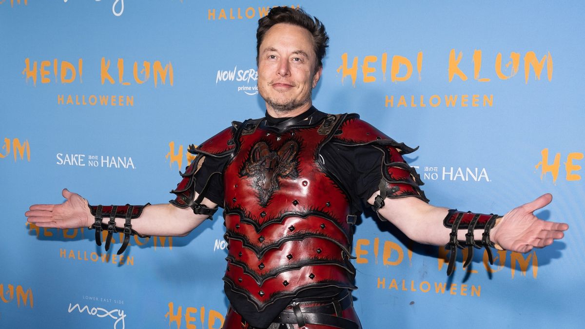 Elon Musk attends Heidi Klum's 21st Annual Halloween Party (Gotham/FilmMagic)