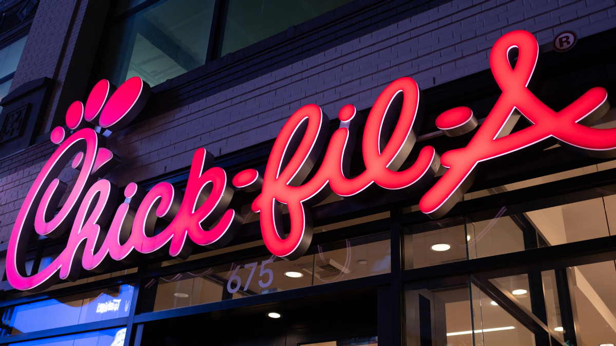 TikTok Posts Warn Chick-fil-A Sandwiches Contain Avian Contraceptives. Here’s the Truth