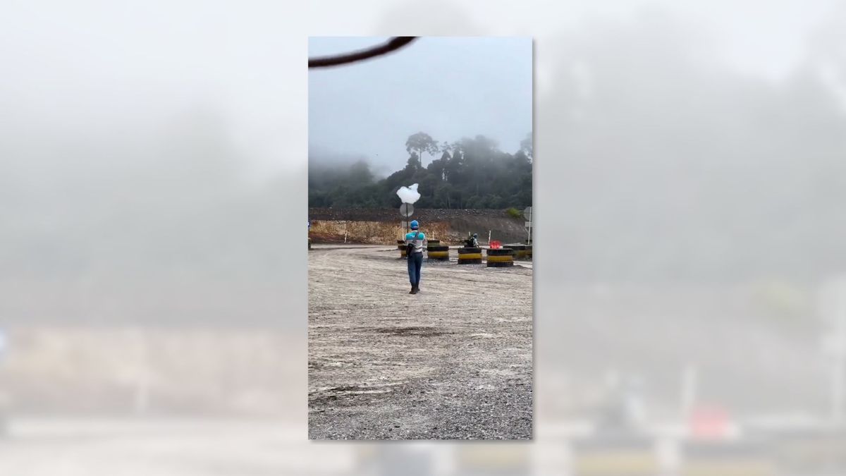 Video Shows Cloud 'Falling From the Sky' Near Indonesian Construction Site?