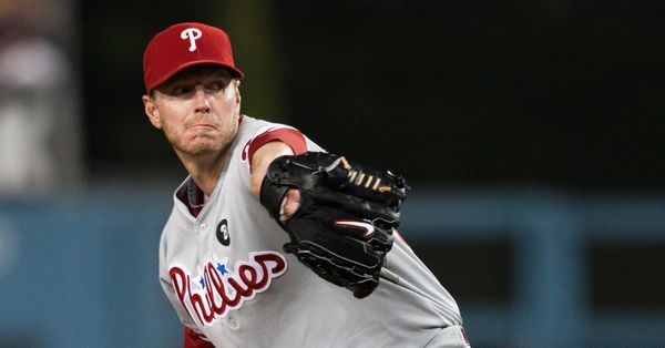 Former Blue Jays, Phillies Pitcher Roy Halladay Dies in Plane Crash ...