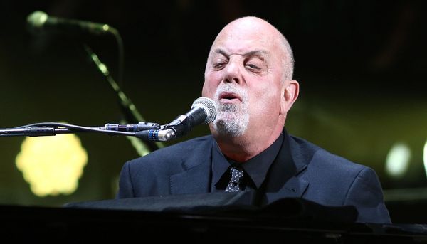 Does Billy Joel Give Away Front Row Seats for His Concerts, Rather Than ...