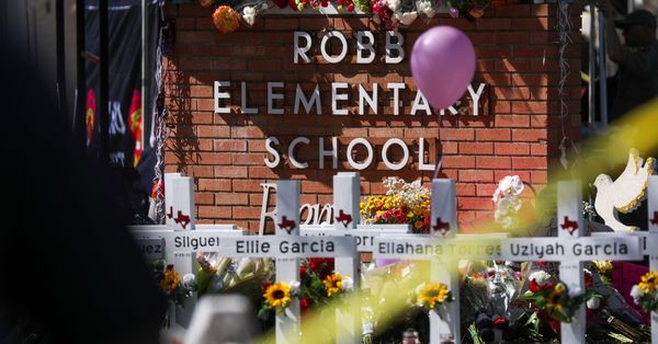 UVALDE,TEXAS, USA - MAY 25: A view from a makeshift memorial outside Robb Elementary School in Uvalde, Texas, on May 25, 2022. At least 19 students and two adults were killed at an elementary school in the US state of Texas on Wednesday when an 18-year-old gunman opened fire. (Photo by Yasin Ozturk/Anadolu Agency via Getty Images)