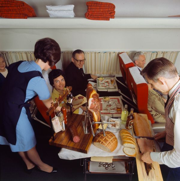 Scandinavian Airlines passengers were treated to luxury and high-class foods in past decades.