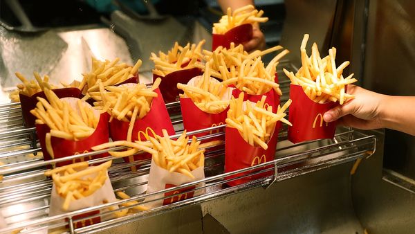 A rumor compared acrilane or acrylamide levels in McDonald's french fries versus cigarettes.