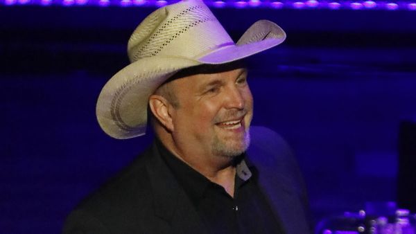 Woke Garth Brooks Kicked Out Of Toby Keith S Tribute Show Snopes Com   Garth Brooks Ryman 2023 