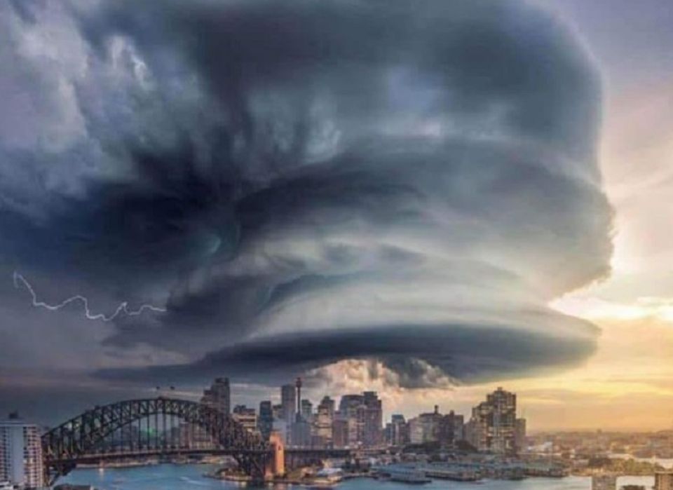 Is this a Photograph of a Large Storm Over Sydney? | Snopes.com