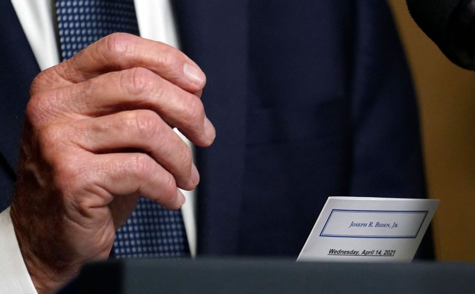 Are President Biden's 'Cheat Sheets' Unusual? | Snopes.com