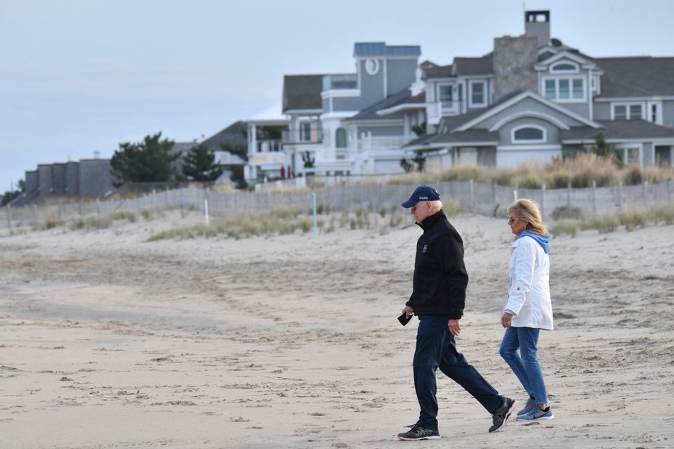 is-joe-biden-using-taxpayer-money-to-build-a-wall-around-his-beach-house-snopes